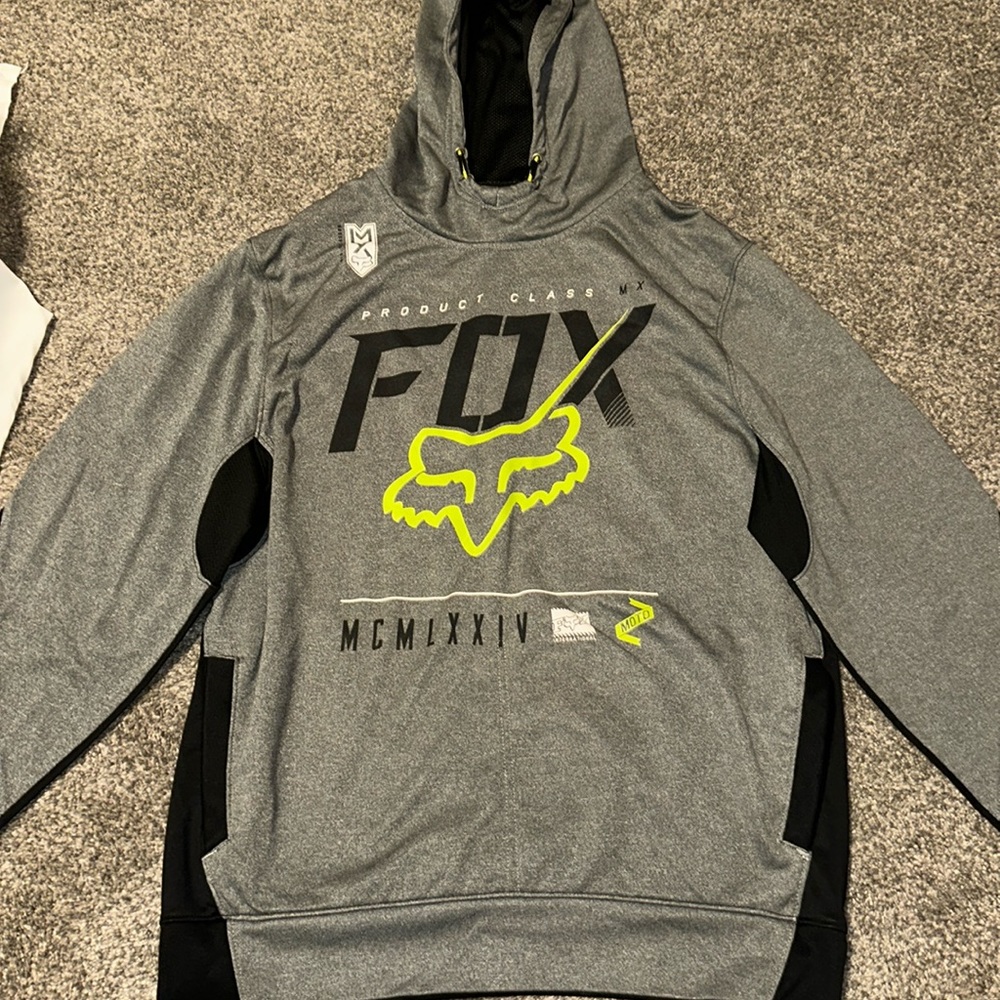 Men’s Large Fox hoodie. In great condition.
